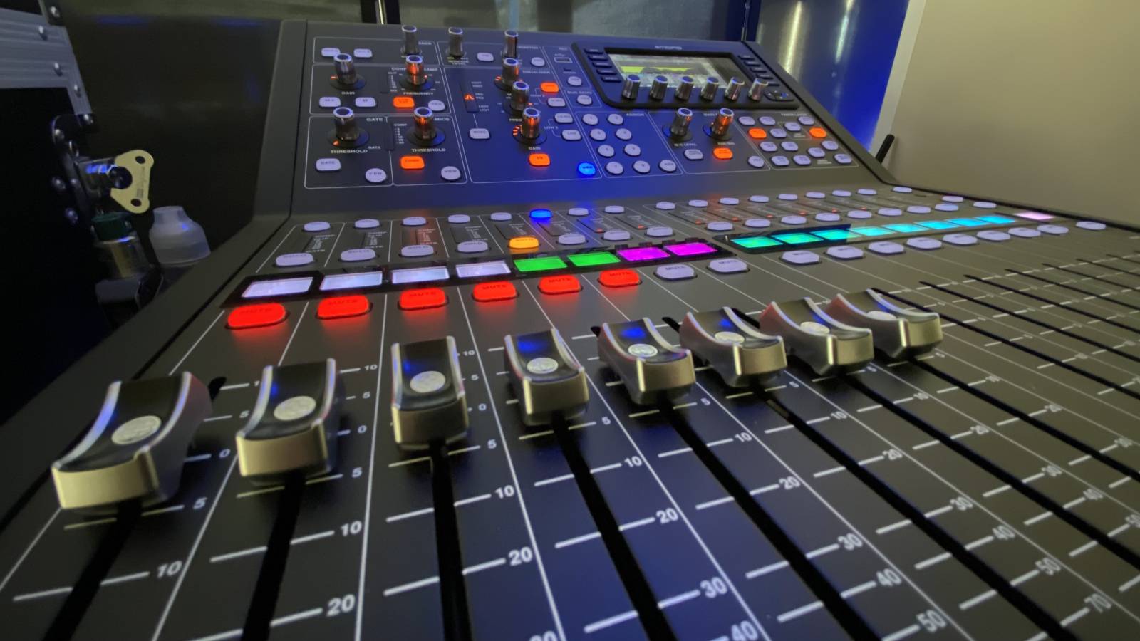 Location de matériel sonorisation éclairage audiovisuel multimédia evenementiel