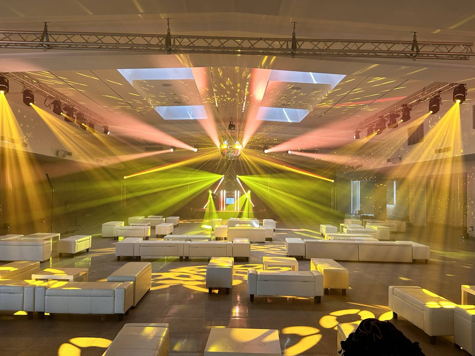 Soirée d'entreprise et soirée dj Ile Des Embiez Salle Sainte Marthe