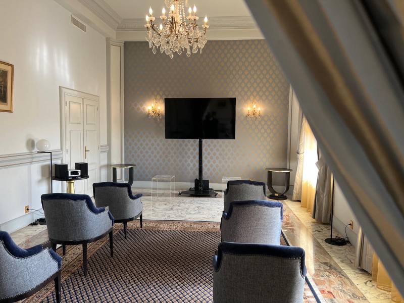 location écran tv pour cérémonie crémation enterrement à monaco