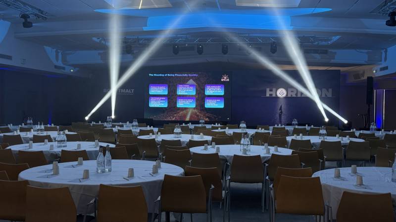 Location écrans leds pour séminaires congrès et réunions à Saint tropez dans le var