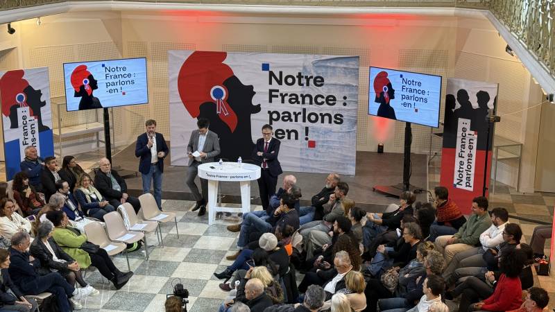 location matériel pour réunion publique à la Seyne sur mer